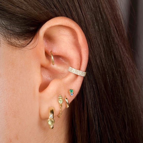 Stone And Strand Peridot Front To Back Chain Earring | 10K - Picture 2 of 12